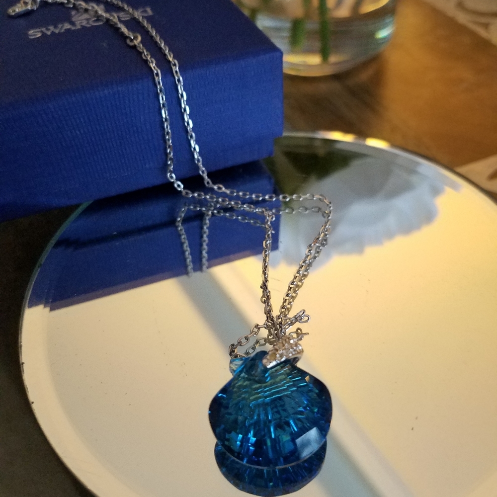 AUTHENTIC Swarovski Limited Edition Turquoise Seashell Necklace - Picture 9 of 16